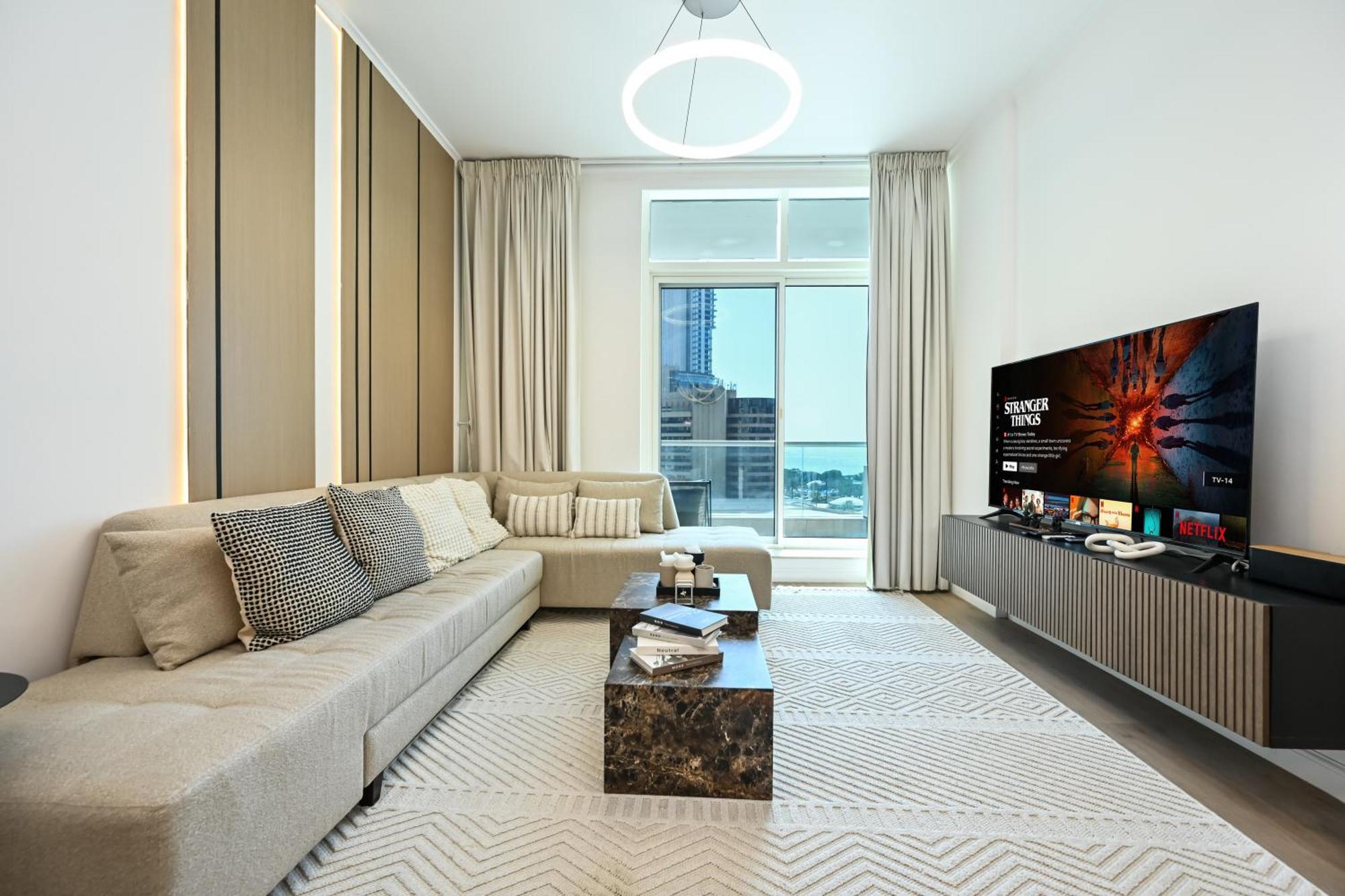 New Renovated Modern 1 Bedroom Marina Apartment Dubai
