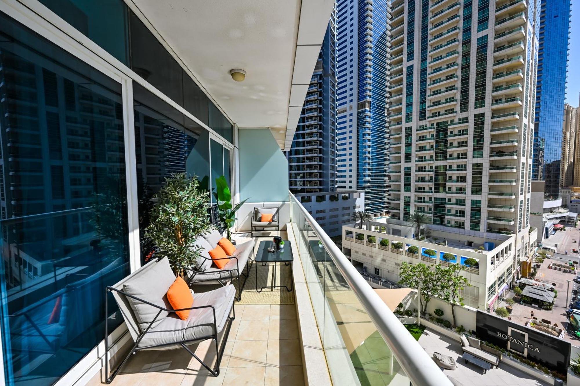 New Renovated Modern 1 Bedroom Marina Dubai
