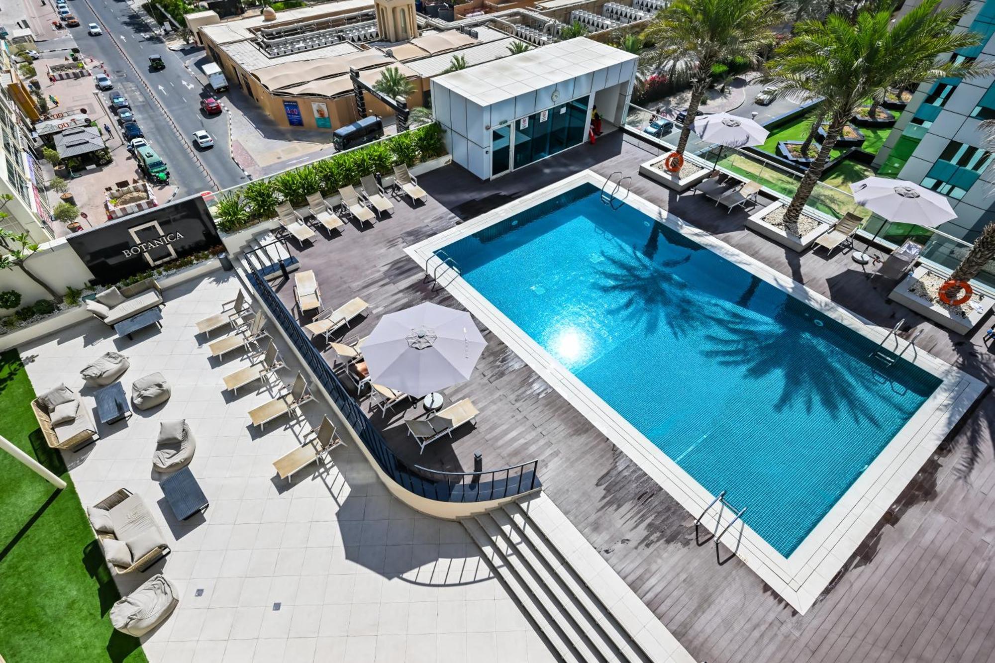 New Renovated Modern 1 Bedroom Marina *