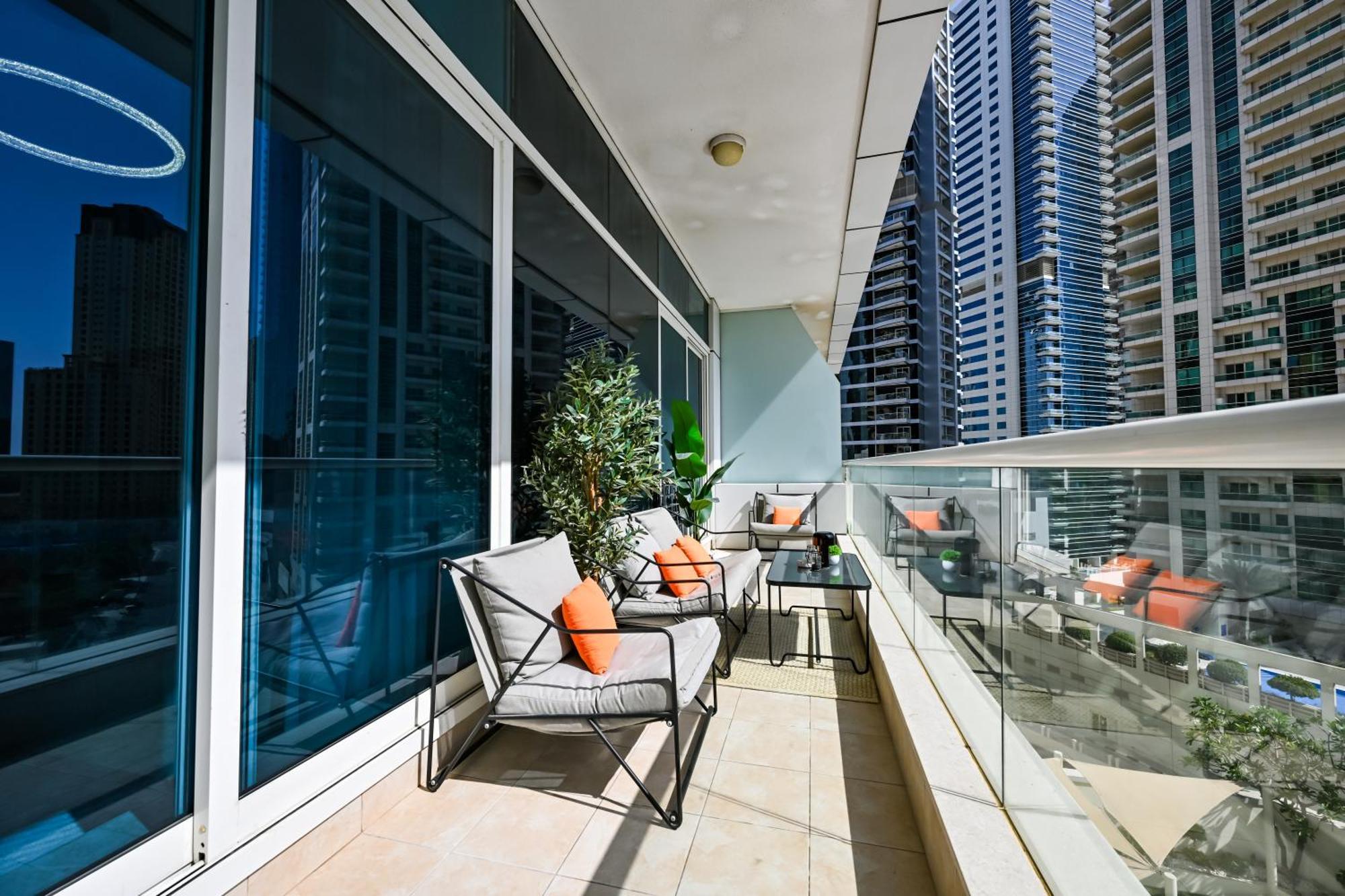 New Renovated Modern 1 Bedroom Marina Dubai