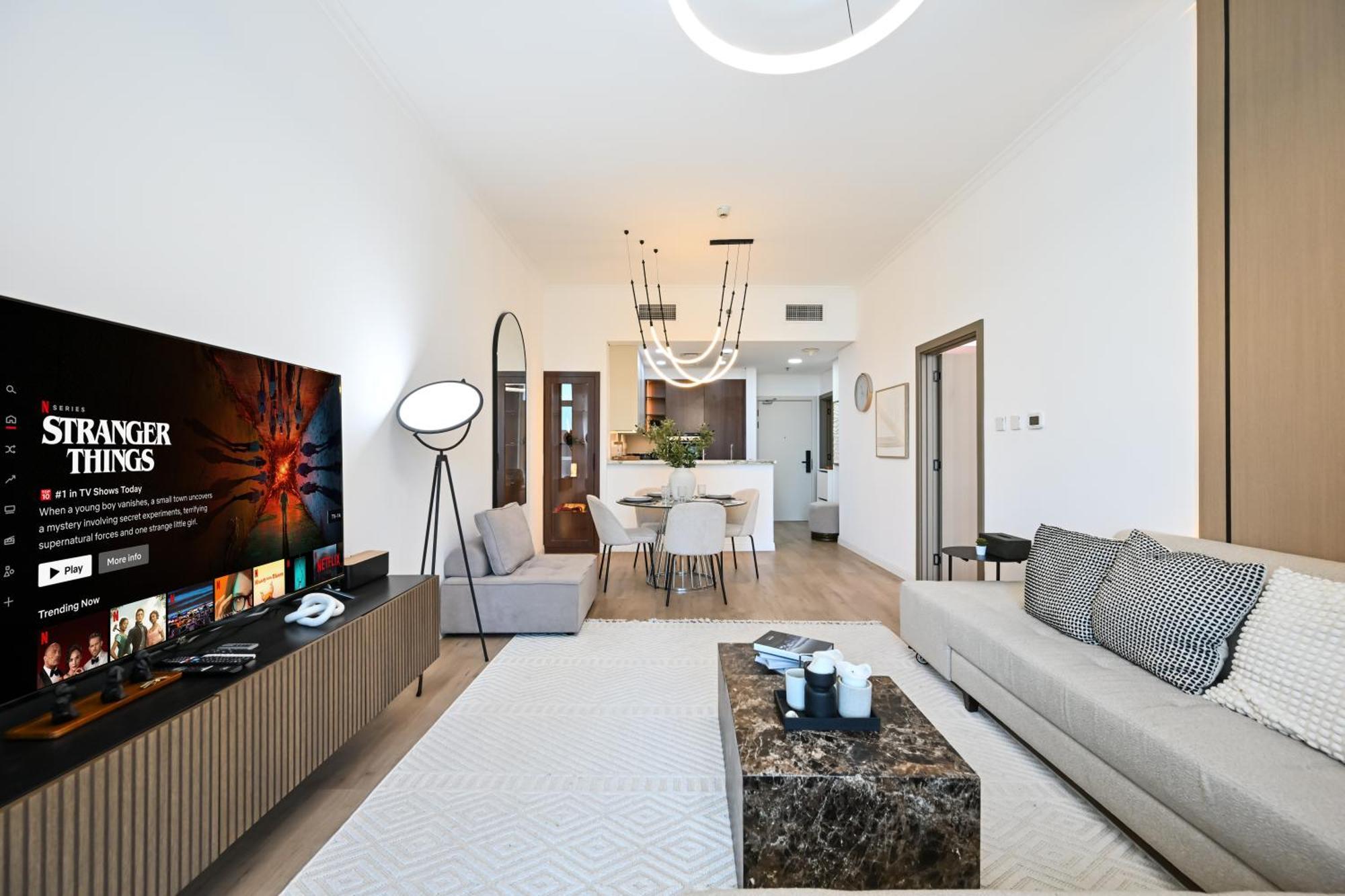 Apartment New Renovated Modern 1 Bedroom Marina