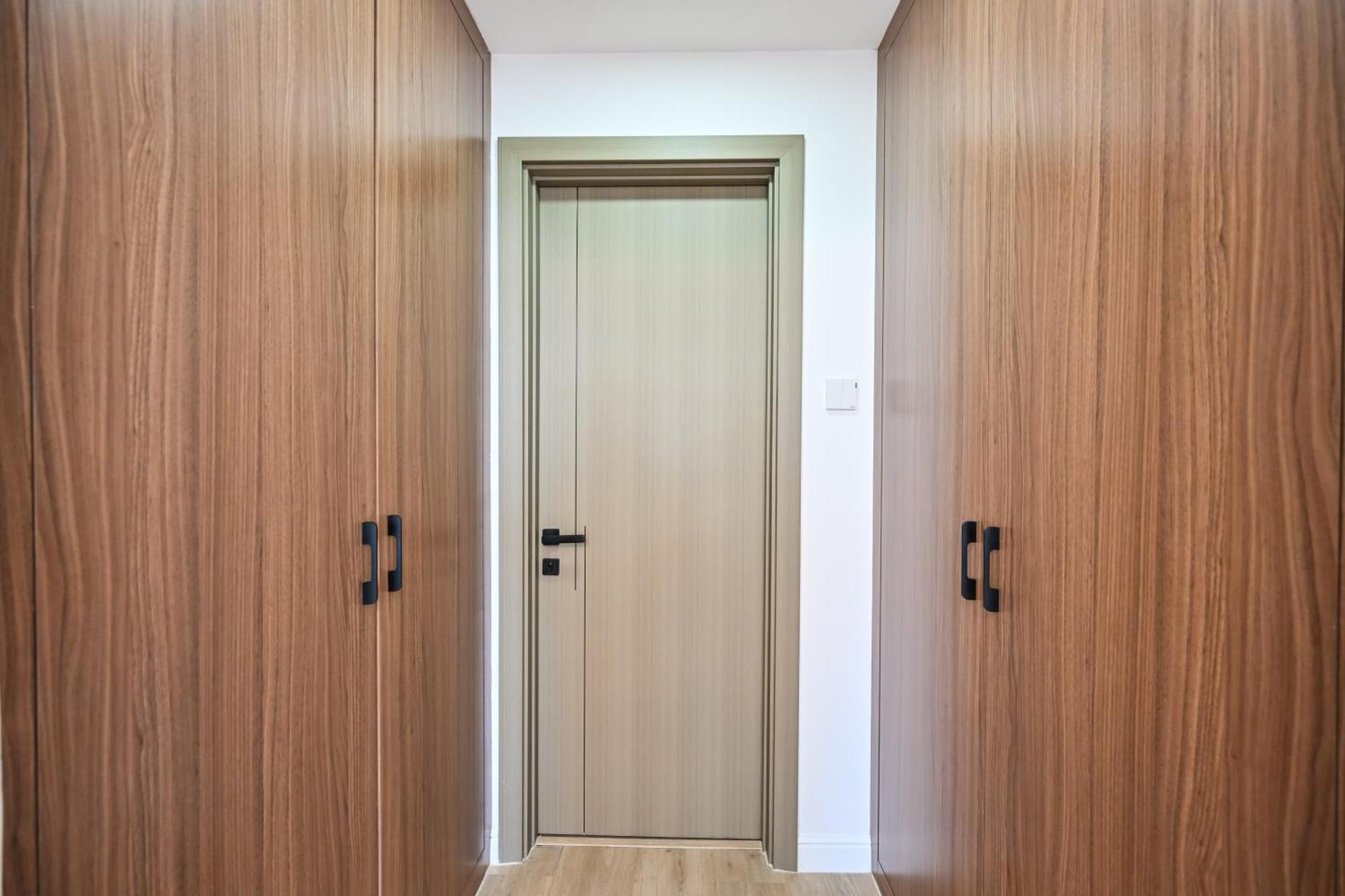 Apartment New Renovated Modern 1 Bedroom Marina *