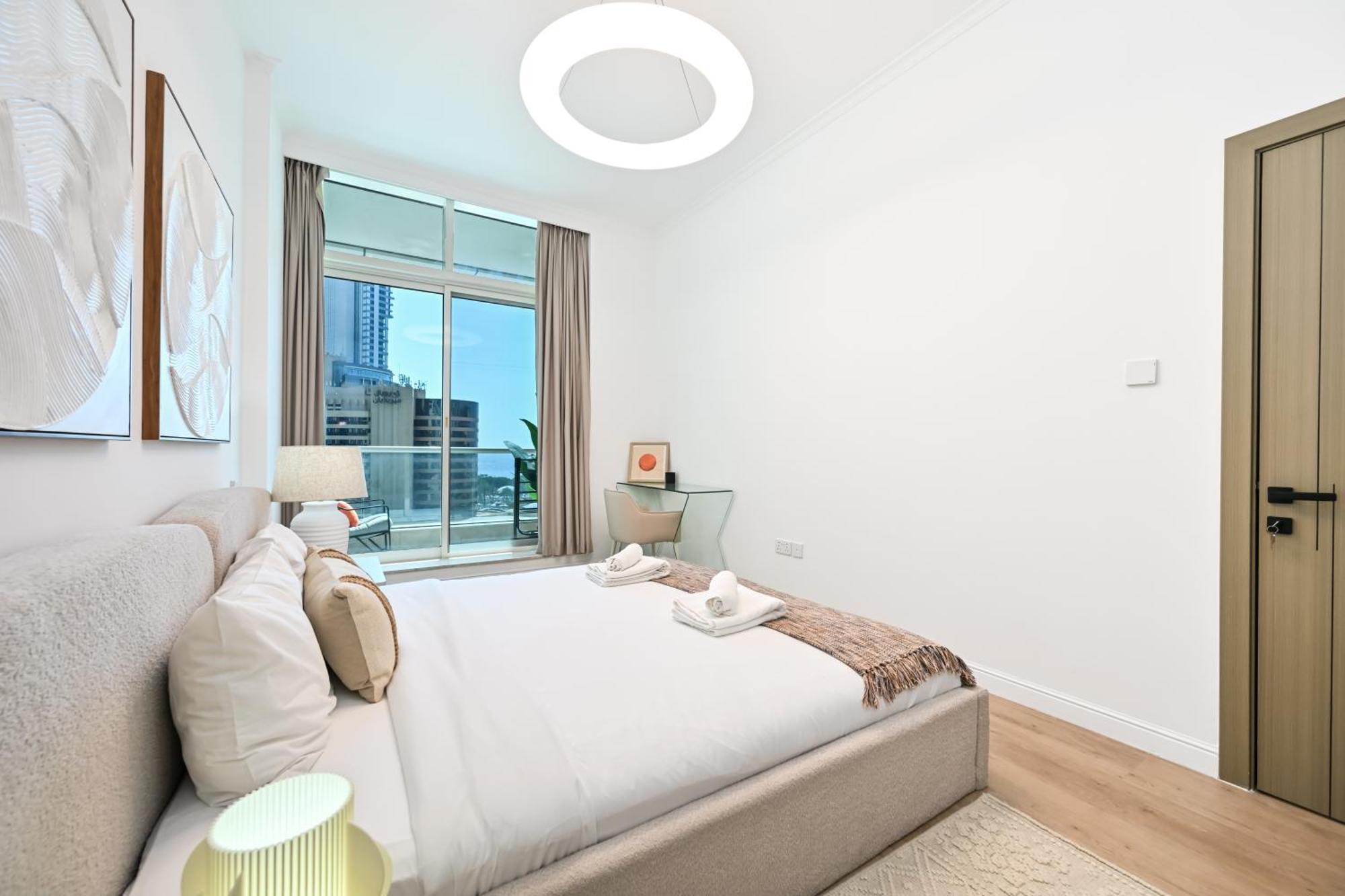 Apartment New Renovated Modern 1 Bedroom Marina *