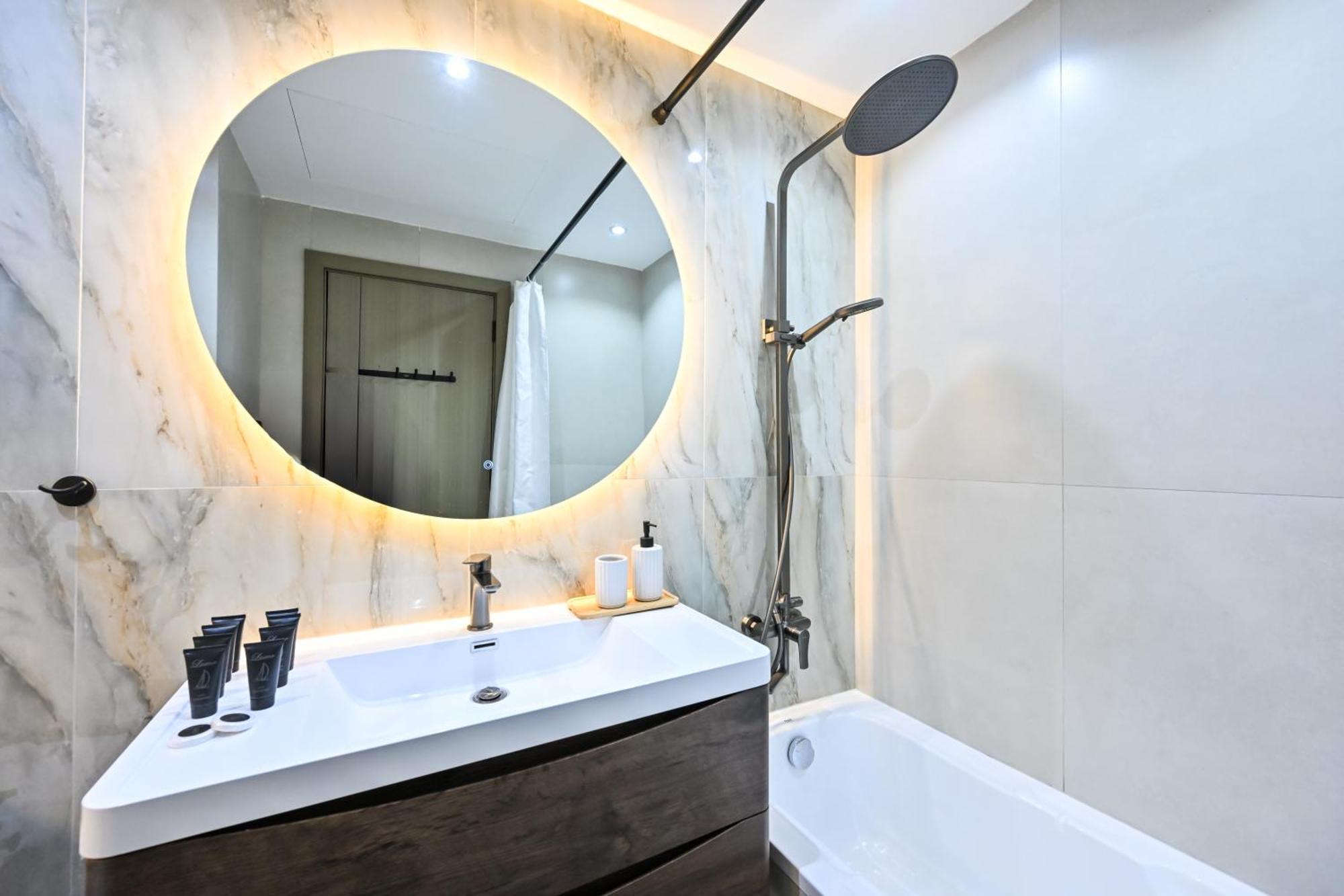 Apartment New Renovated Modern 1 Bedroom Marina Dubai