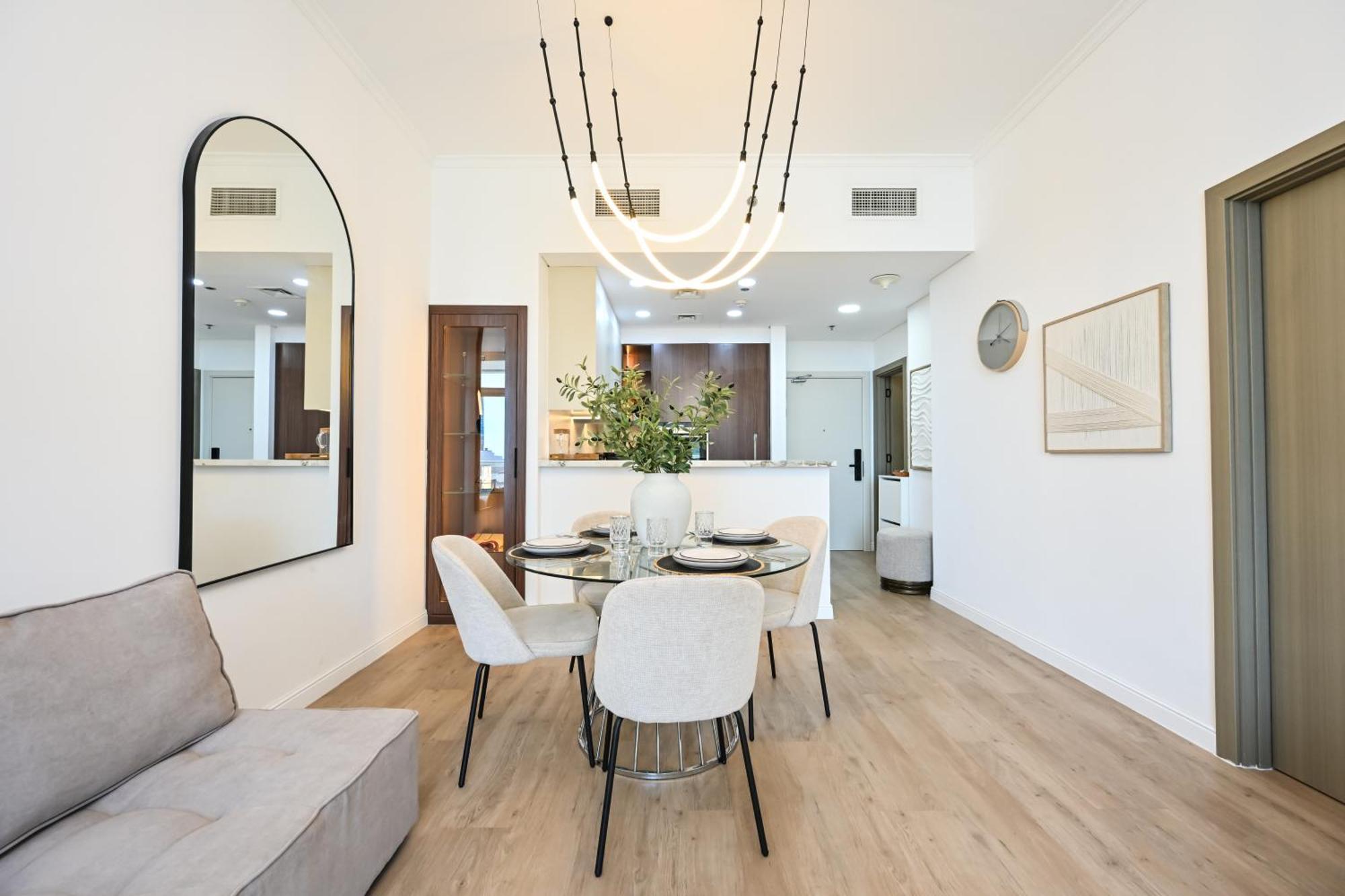 Apartment New Renovated Modern 1 Bedroom Marina
